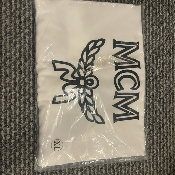 MCM PILLOWS (2) - Picture 6 of 8